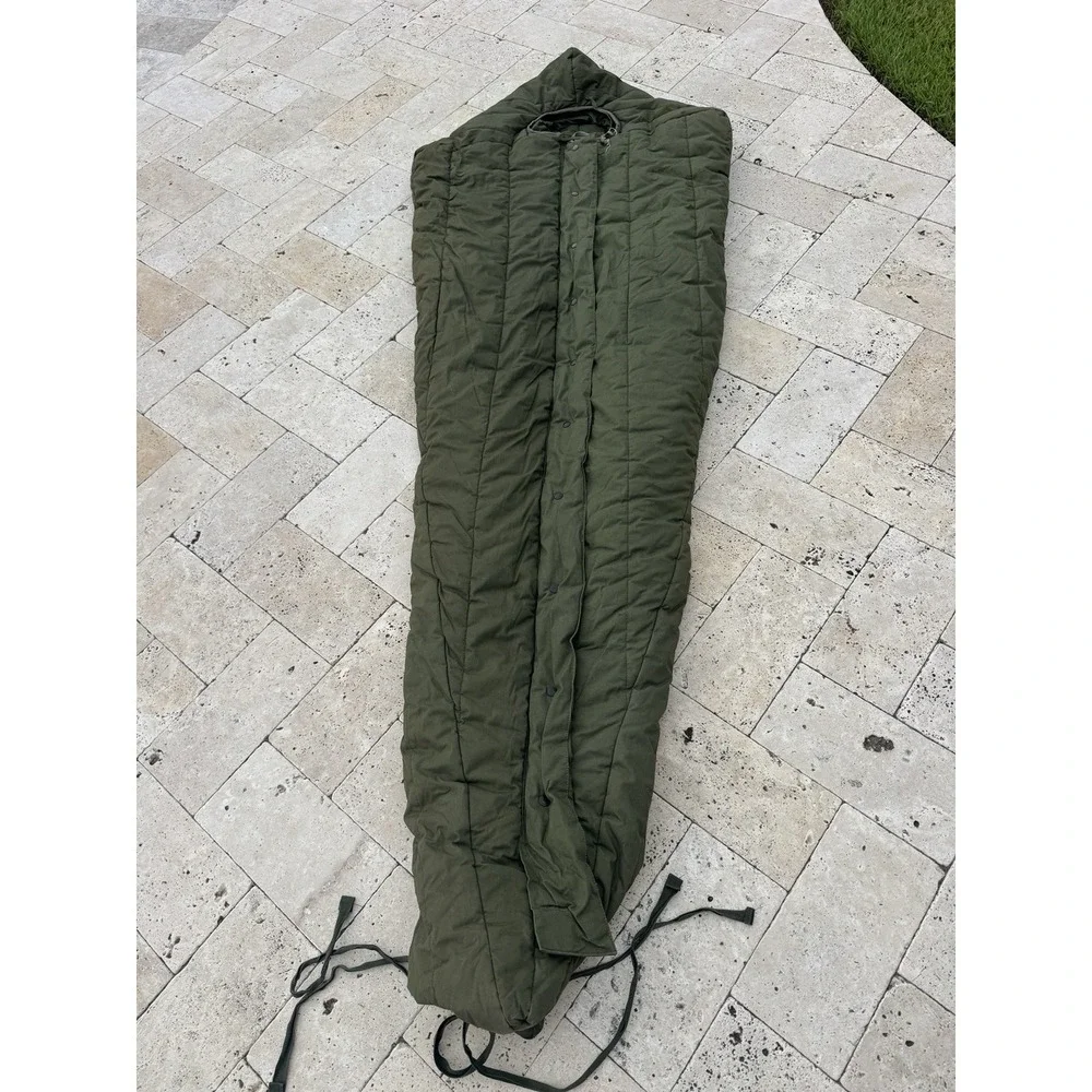 Vintage US Military Intermediate Cold Weather Sleeping Bag Synthetic OD Green